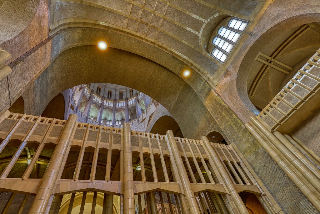 HDR Abbaye Basilique Koekelberg kerk eglise kerkfotografie religie religion bedevaart rooms katholiek kathedraal pelgrimage cathedrale klooster basiliek